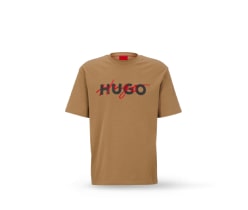 Playera cafe con la palabra HUGO