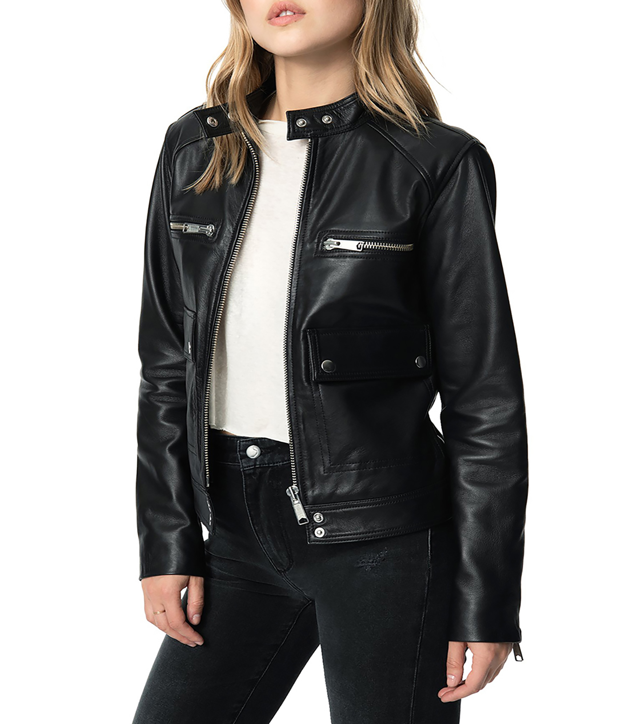 Chamarra de piel negra con estilo biker para mujer