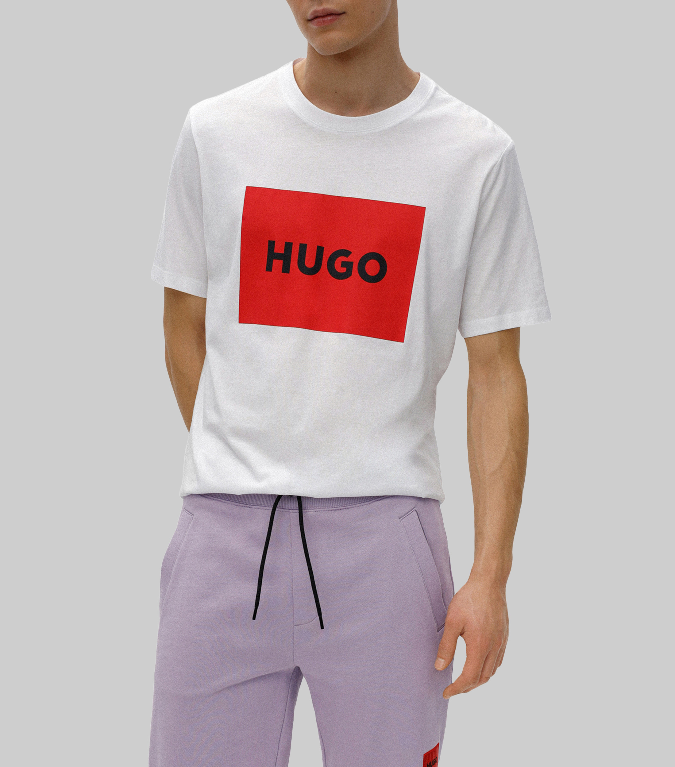 Hugo Playera Hugo en algod n con logo rojo Hombre El Palacio de Hierro