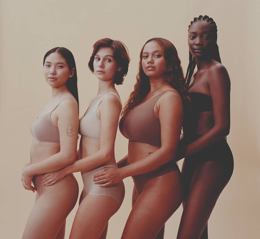 imagen de cuatro mujeres en ropa interior CHANTELLE