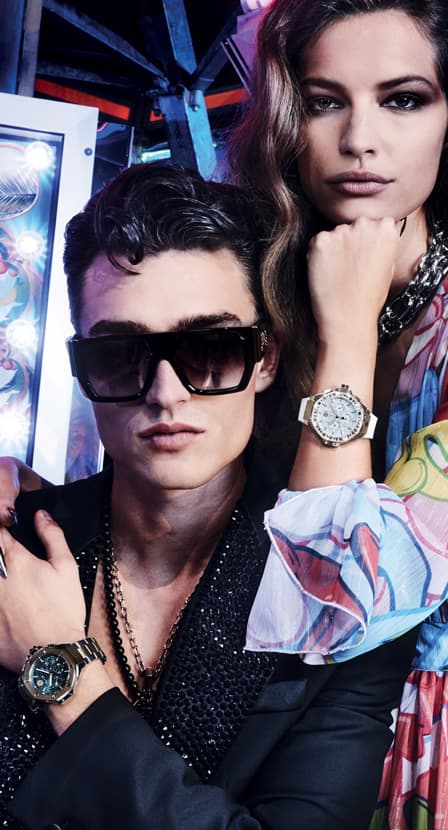 imagen de mujer y hombre con relojes PHILIP PLEIN