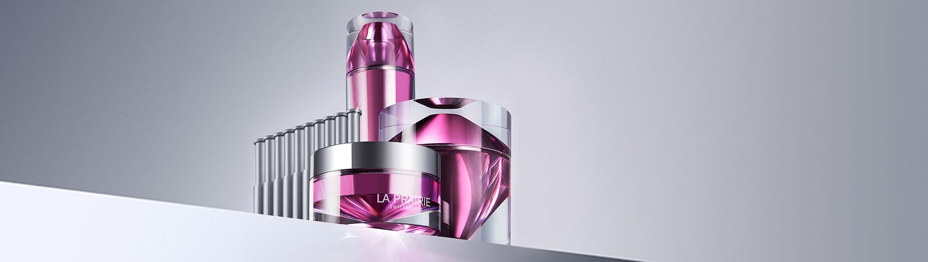 imagen 3 productos de la coleccion platinum de la marca LA PRAIRIE 